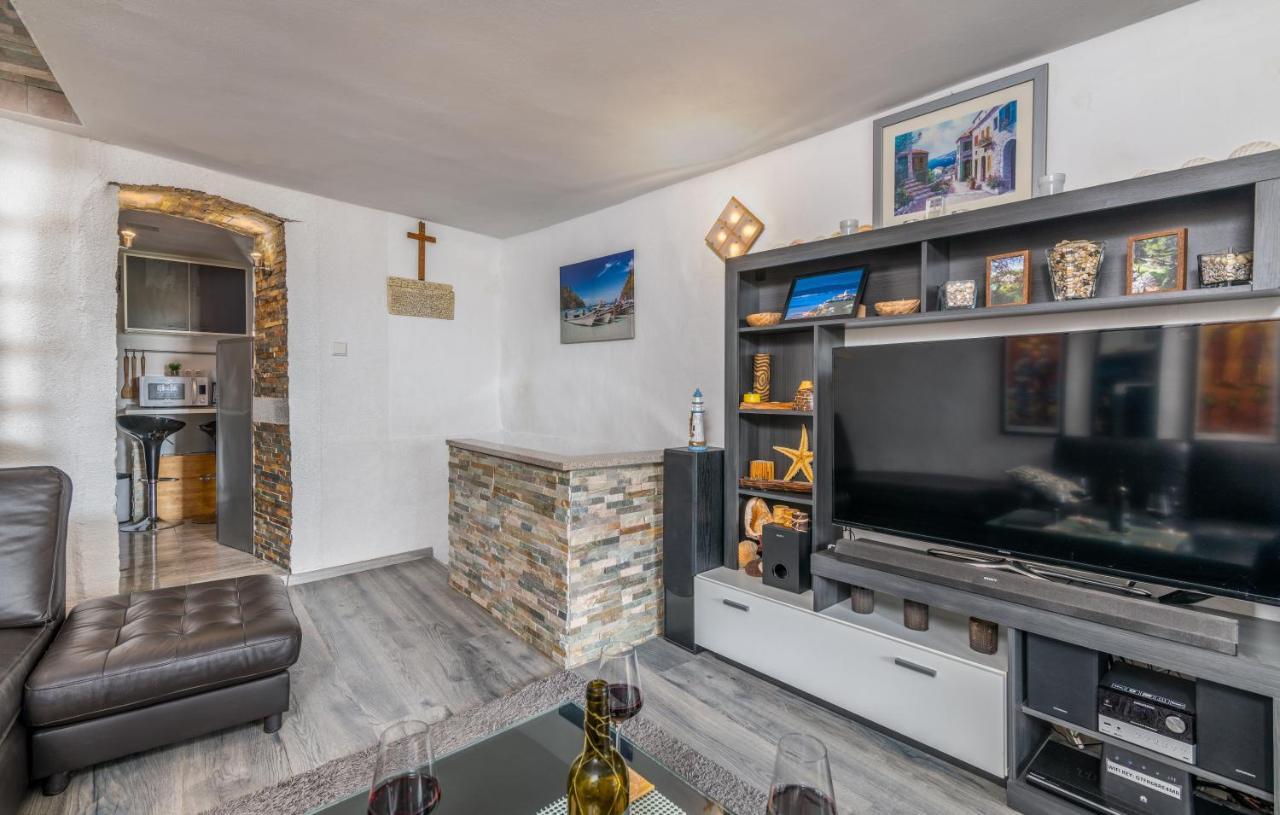Apartament Stone House Knez Vrbnik Zewnętrze zdjęcie