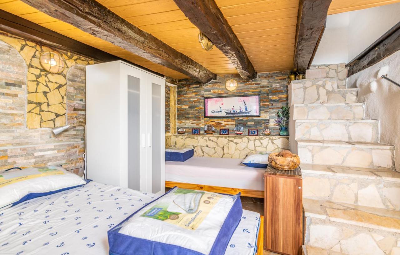 Apartament Stone House Knez Vrbnik Zewnętrze zdjęcie