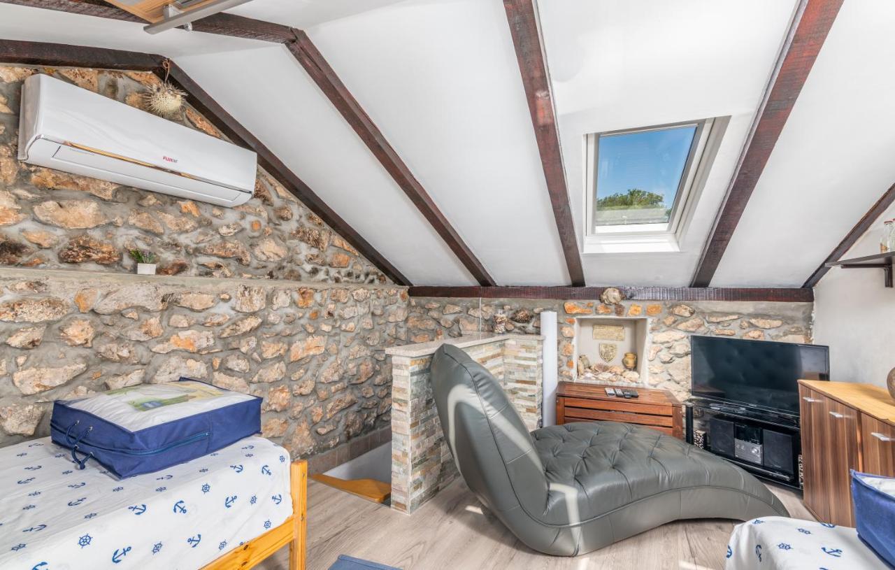 Apartament Stone House Knez Vrbnik Zewnętrze zdjęcie